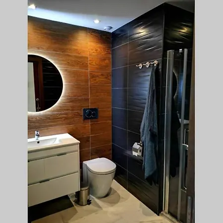 Black Sun. Modern Penthouse In Apartman *